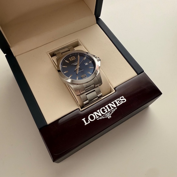 Longines Conquest Quartz 43mm Stainless Steel - Picture 2 of 3